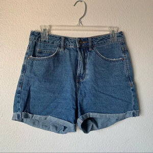 Vero Moda high waisted medium wash jean shorts S